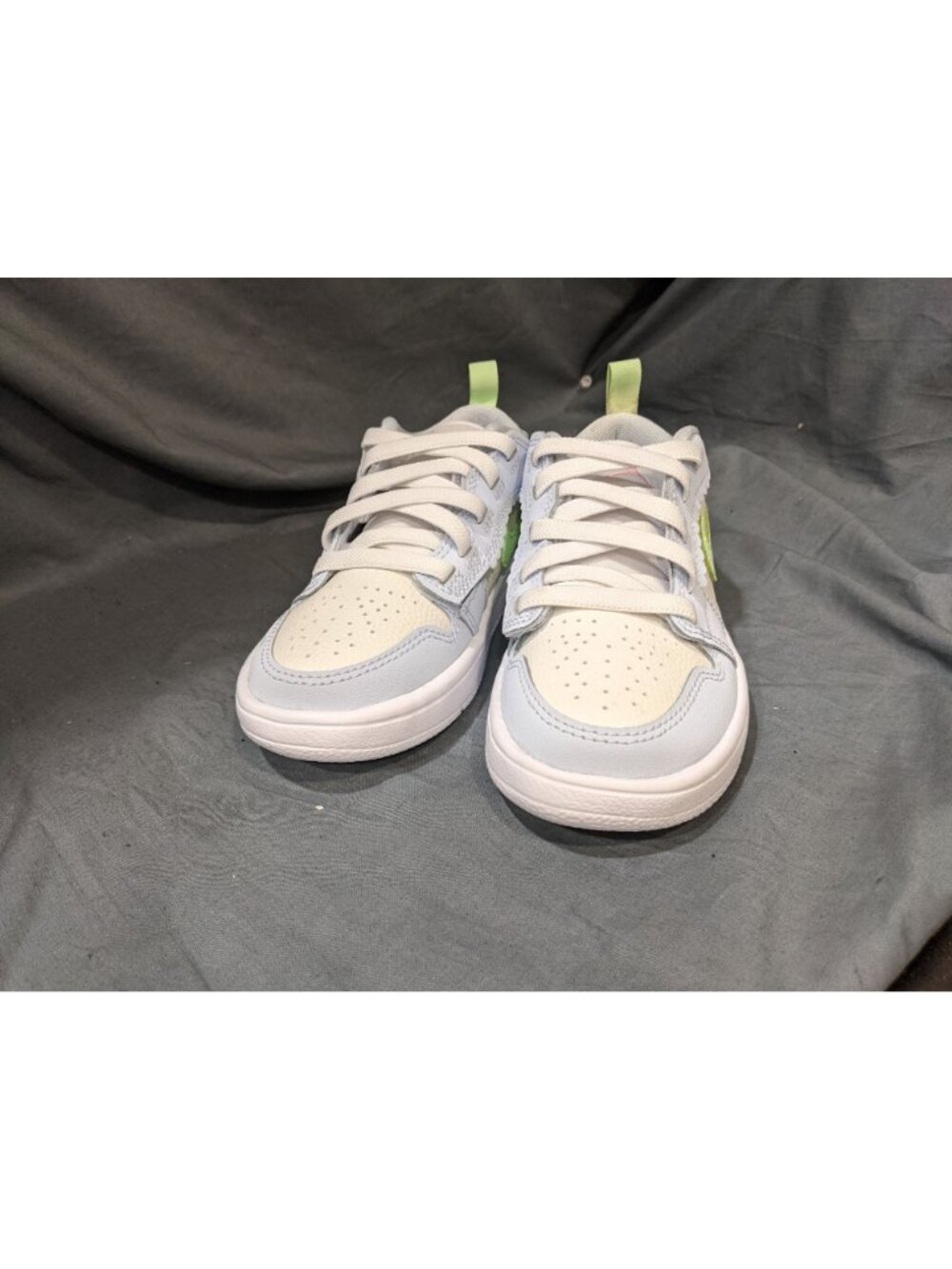 Jordan AJ 1 Low ALT SE Fem Hook-and-loop closure Toddlers Size 11 NEW NO BOX! - Picture 3 of 10